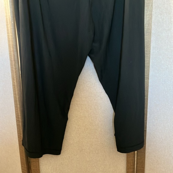 FINAL MARKDOWN NYL Vibrant Pink and Black Sports cropped slacks 2x - Picture 7 of 9